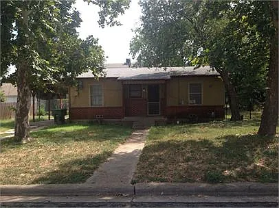 110 E Texas Ave — Photo 1