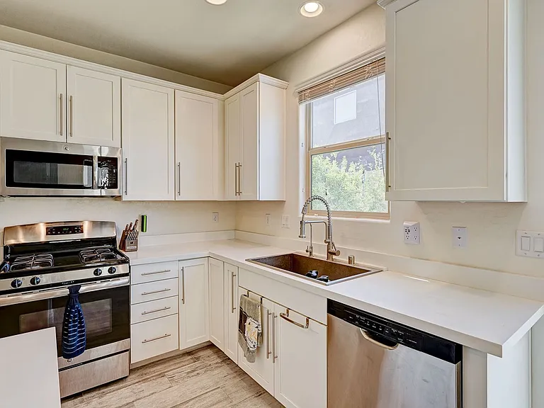 6363 Amelia Ridge Ave — Photo 8
