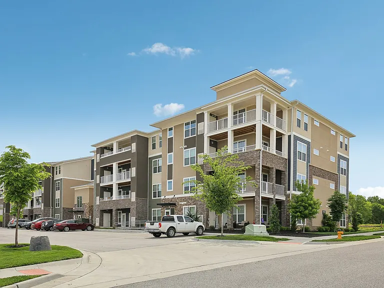 Bonavia Luxury Apartments — Photo 12