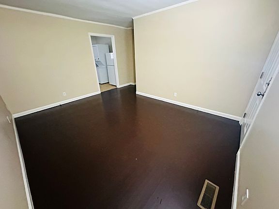 4th image of 2103 Ingleside Ave #2107