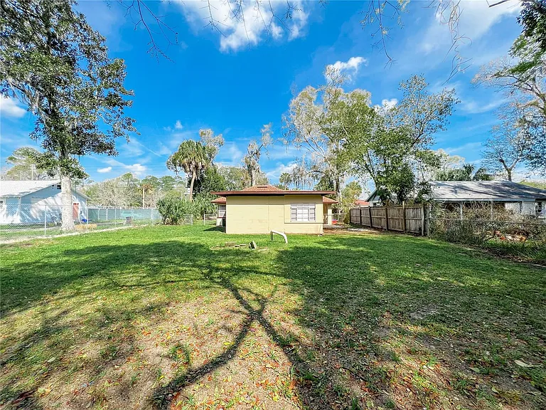 319 NW 16th Ave — Photo 45