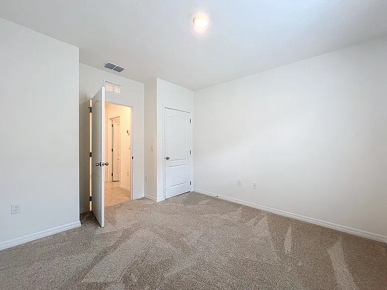 1043 Cascade Dr — Photo 34