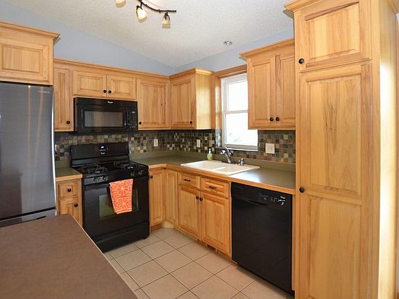 5th image of 4885 Drake Cir