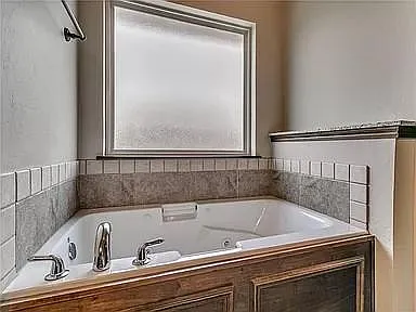 3308 Sharon Dr — Photo 10