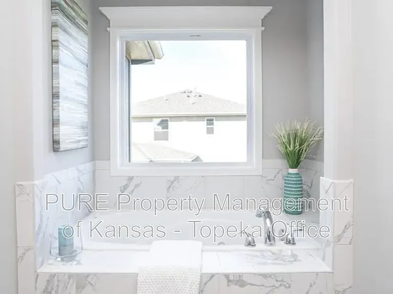 21705 W 46th Ter — Photo 15