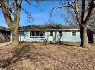 424 22nd St SW, Mason City, IA 50401