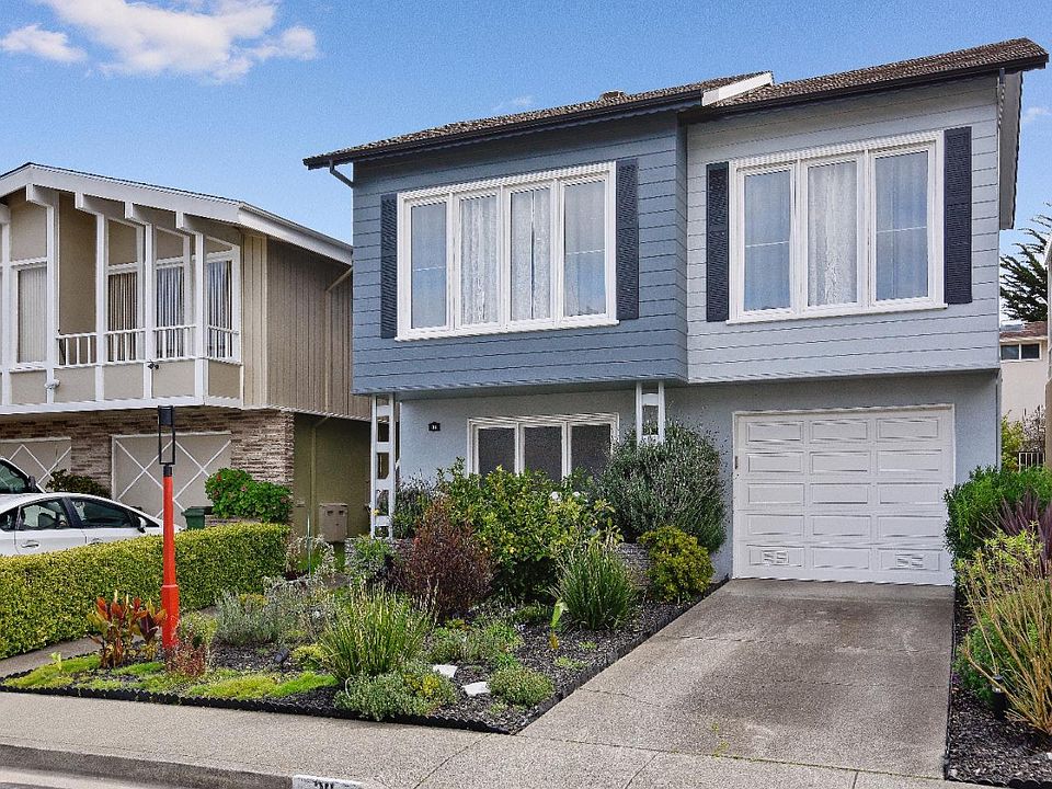 1st image of 30 Lakeview Dr