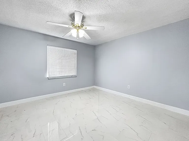 2140 Corbin Pl #F — Photo 11