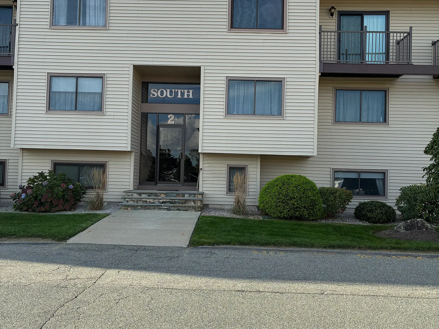 1 bed, 900 sqft, $2,000 — Photo 1