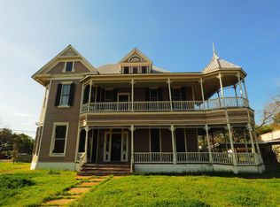 256 W Fannin St, La Grange, TX 78945