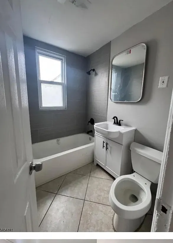 2 bed, 663 sqft, $2,300 — Photo 4