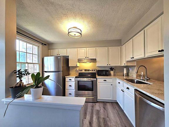3rd image of 5336 Harbor Court Dr