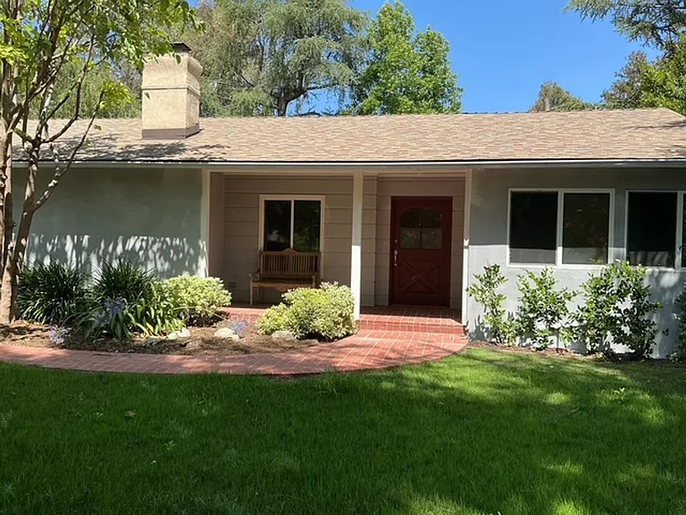 4907 Ocean View Blvd — Photo 2