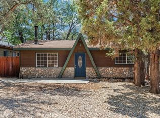 320 Sunset Ln, Sugarloaf, CA 92386