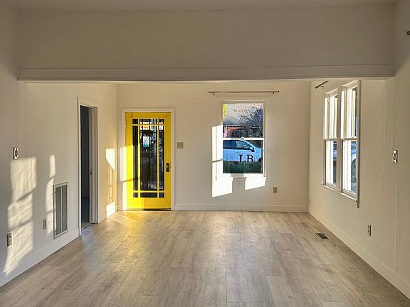 3rd image of 416 Riverside Ave