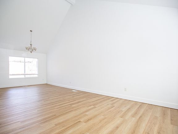 2nd image of 8471 SW Bonaventure Ln