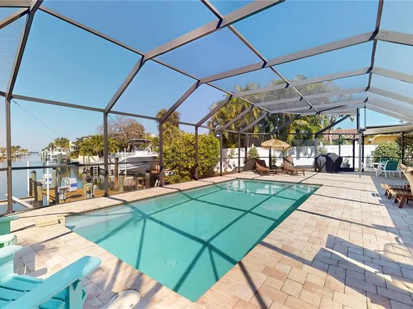 10008 Royal Palm Dr, Bradenton, FL 34210