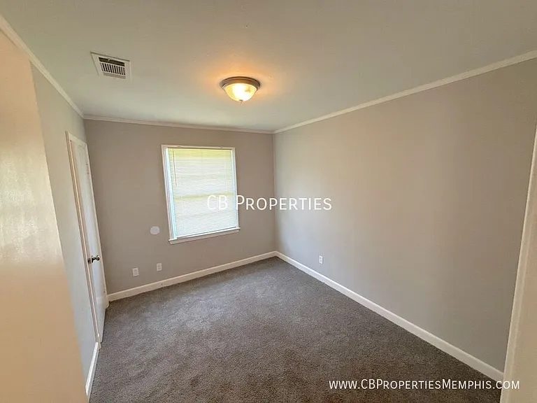 1190 Inman Cv — Photo 7