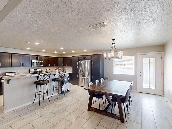 3rd image of 2625 Northglen Dr