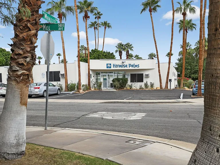 588 E. Mel Avenue - Hermosa Palms — Photo 33