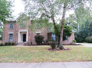 1401 Twin Ridge Rd, Lyndon, KY 40242