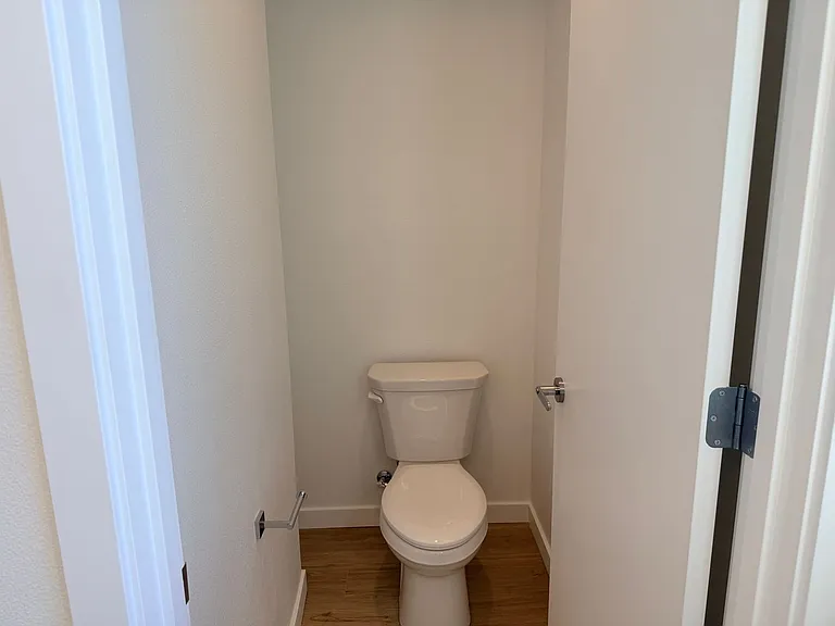 Abbey Creek Square Luxury Apartments — Photo 49