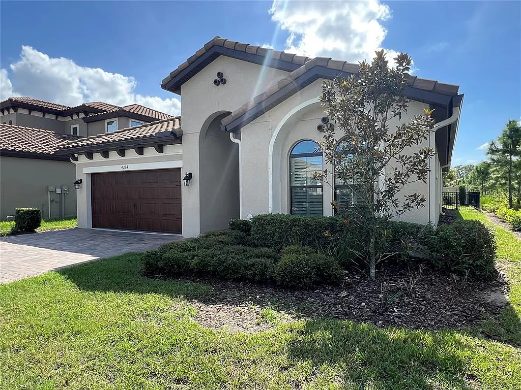 4 bed, 3.0 bath, 2140 sqft, $3,900 — Photo 2