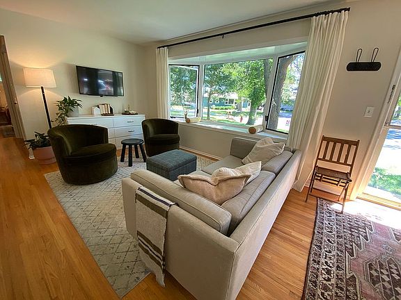 4th image of 705 Centennial Cir