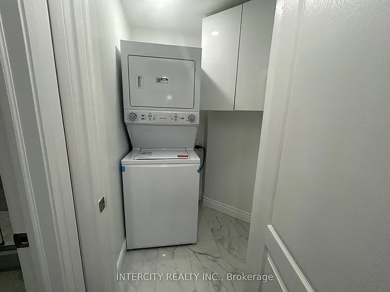 7 Empire Dr #BASEMENT — Photo 11