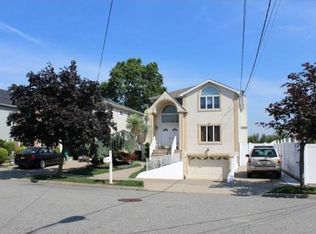 35 Selkirk St, Staten Island, NY