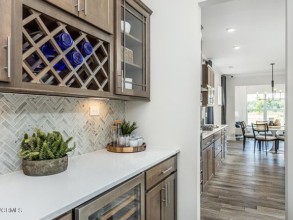 4th image of 621 Trisail Terrace