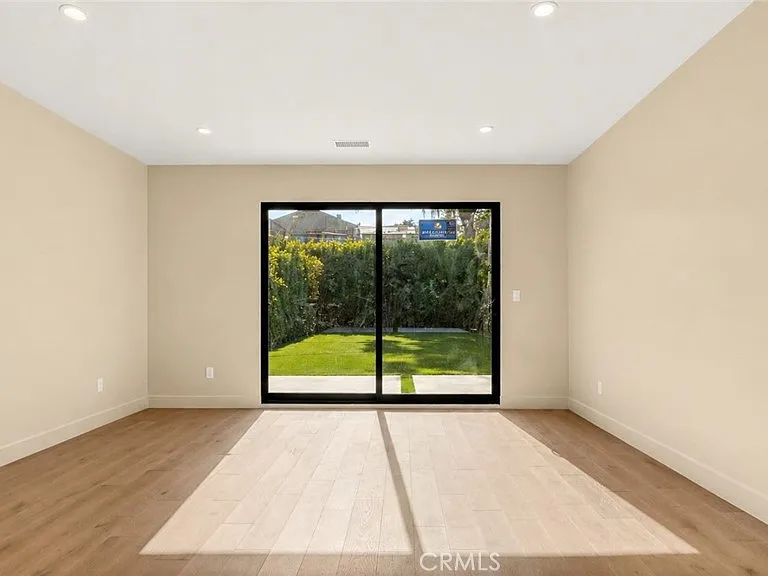 4819 Genesta — Photo 31