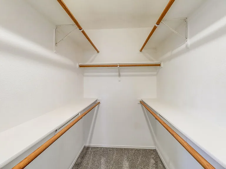 222 Hollywood Dr — Photo 13