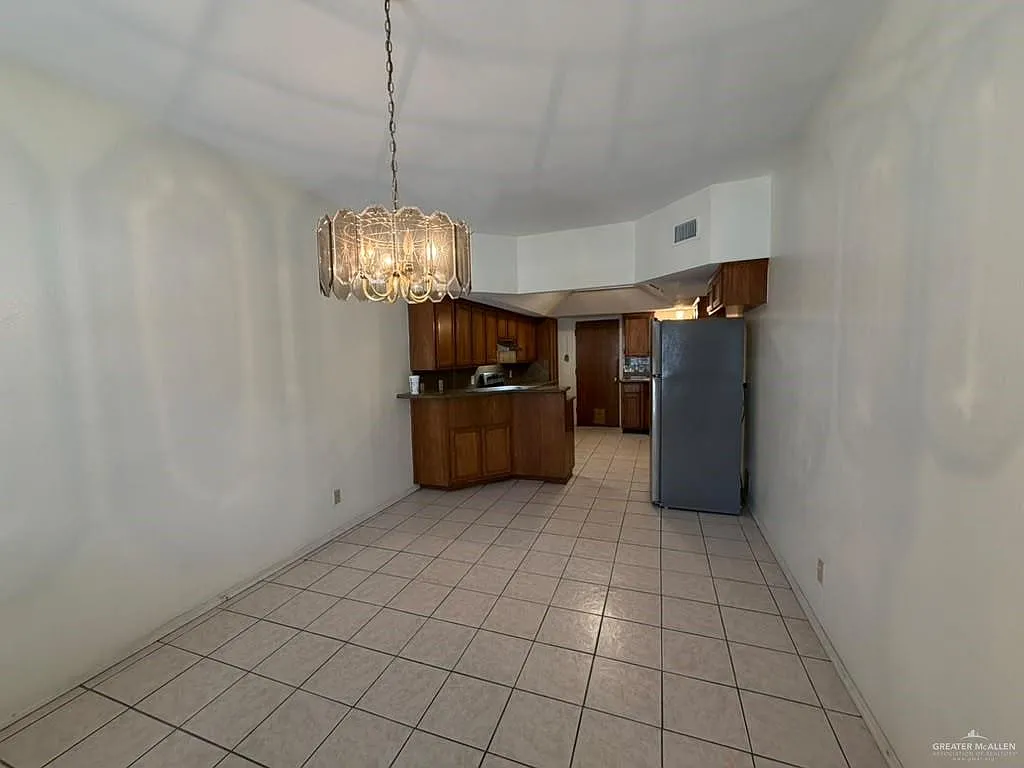 3 bed, 2.5 bath, 1626 sqft, $1,300 — Photo 3