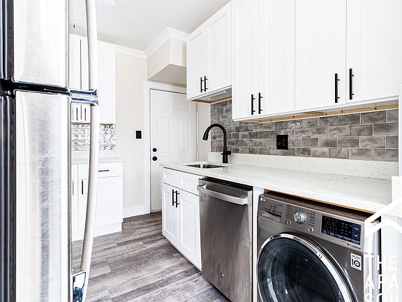 2nd image of 3841 N Greenview Ave APT 3E