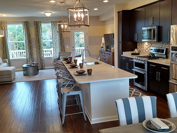 3rd image of 1202 Hudgins Farm Cir