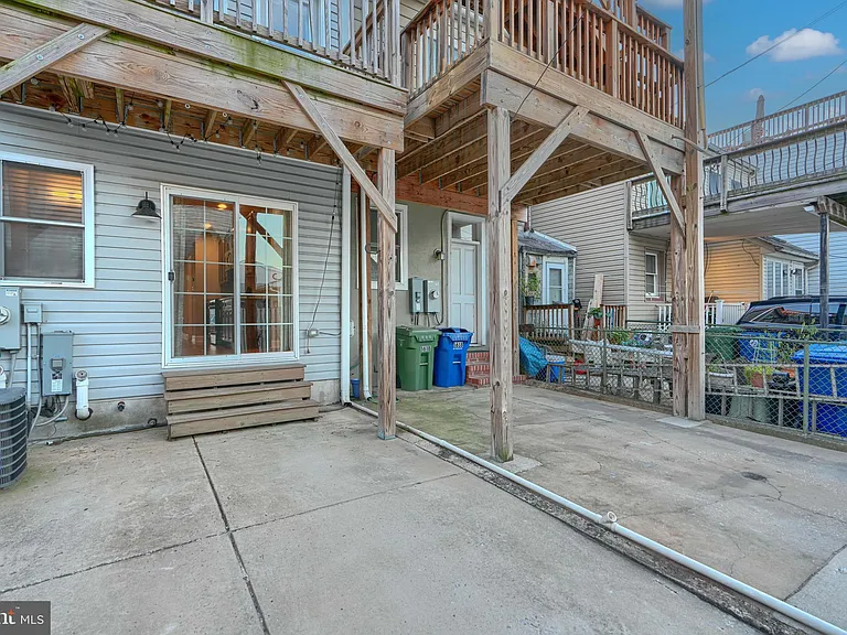 1620 E Clement St — Photo 14