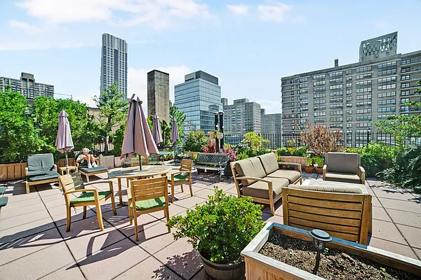 Rented by Keller Williams NYC | media 8