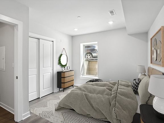 4th image of 1328 S Harmony St #4