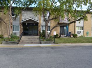 8828 N Leslie Ln APT 1A, Des Plaines, IL 60016