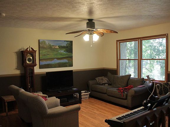 2nd image of 1190 Sherwood Dr