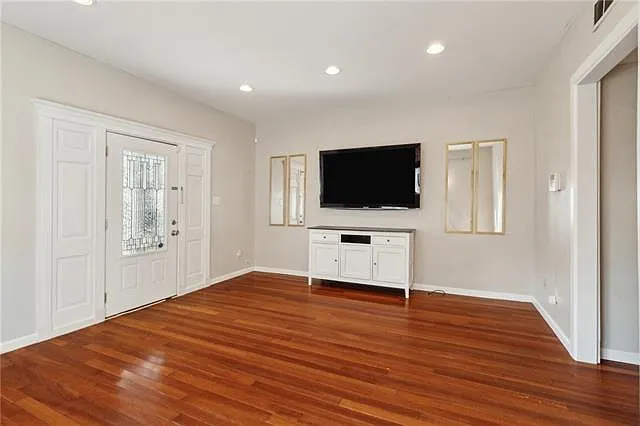 3 bed, 3.0 bath, 1739 sqft, $2,750 — Photo 3