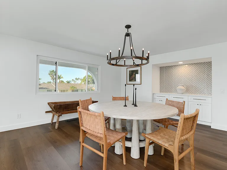 2904 Levante St — Photo 9