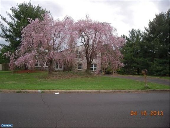 3rd image of 83 Misty Meadow Dr