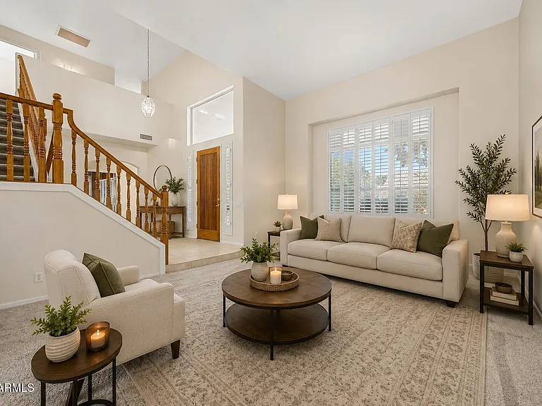 1722 E Samuel Dr — Photo 1