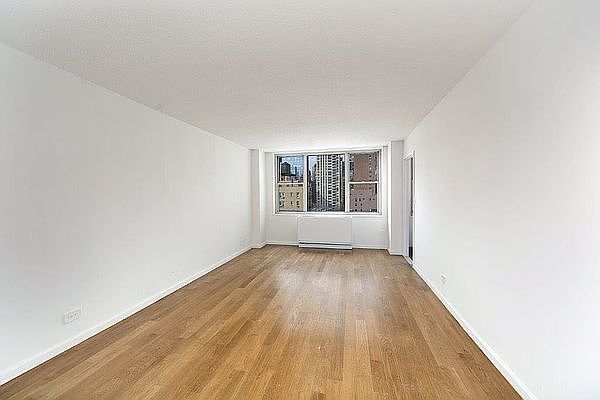 1st image of 154 E 29th St #810