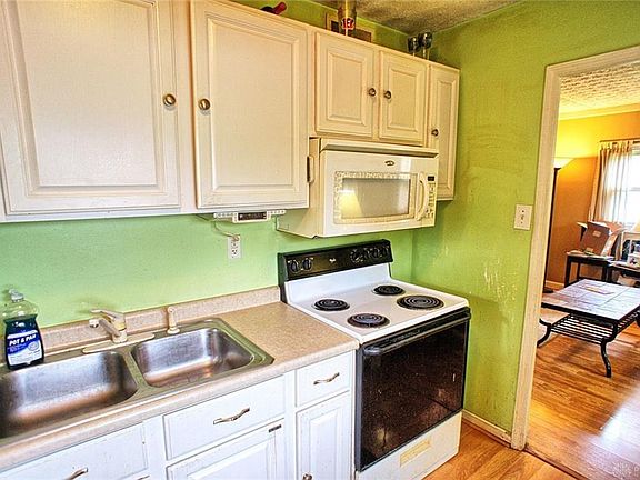 4th image of 210 Forestwood Ave