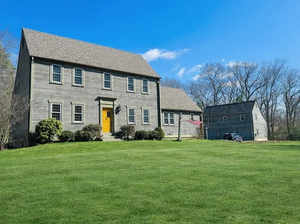 2 Marie Dr, Blackstone, MA 01504