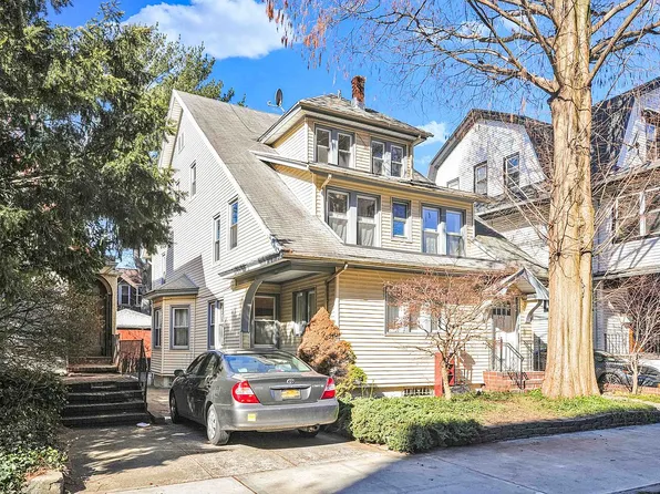 642 E 26th St #Pvt, Brooklyn, NY 11210