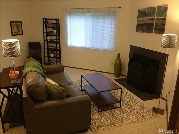 3rd image of 20131 Forest Park Dr NE